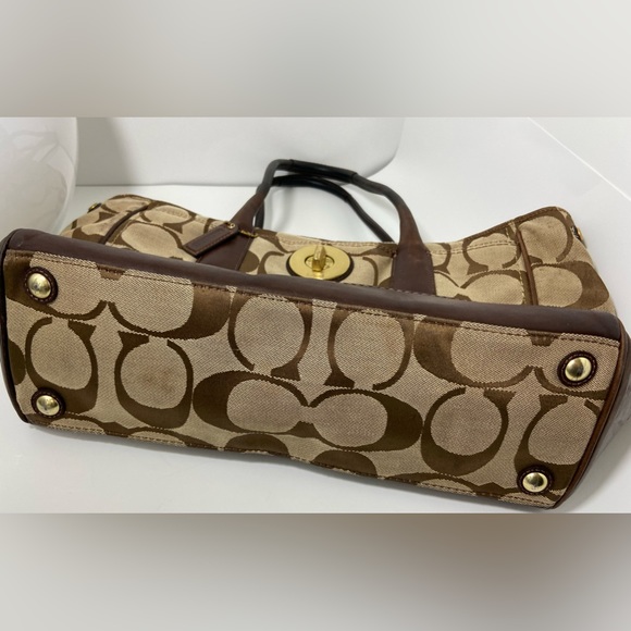 Vintage Signature Coach Tote. - Picture 2 of 9